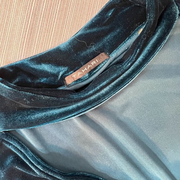TAHARI Choker Cutout Long Sleeved Velour Top XL - Picture 6 of 6